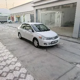 Nissan Versa 2011