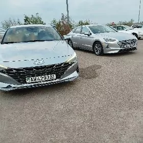 Hyundai Elantra 2023