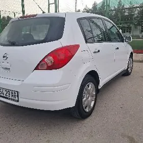 Nissan Versa 2010