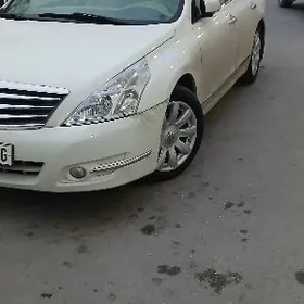 Nissan Teana 2010