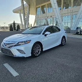 Toyota Camry 2018