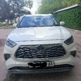 Toyota Highlander 2022