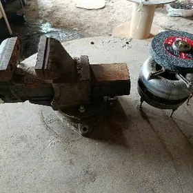 моторчик точить.тиски