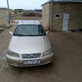 Toyota Camry 2000