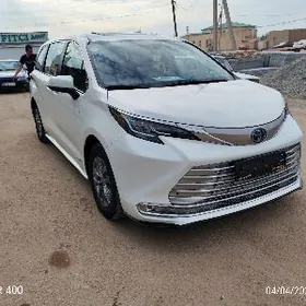 Toyota Sienna 2022
