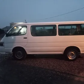 Toyota Hiace 2002