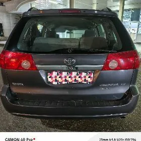 Toyota Sienna 2008