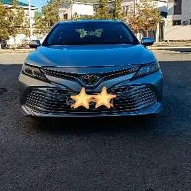 Toyota Camry 2018