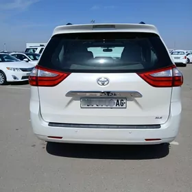 Toyota Sienna 2018