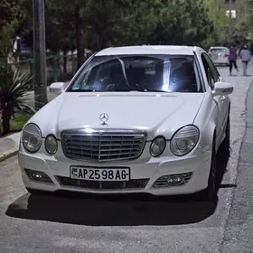 Mercedes-Benz E-Class 2009