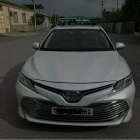 Toyota Camry 2020
