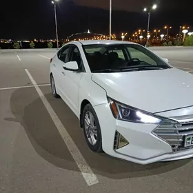 Hyundai Elantra 2020