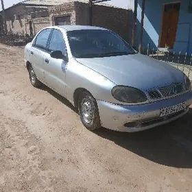 Daewoo Lanos 1998