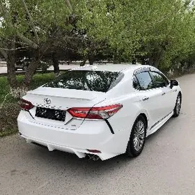 Toyota Camry 2018