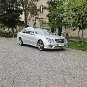 Mercedes-Benz E350 2005