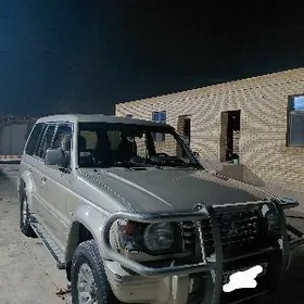 Mitsubishi Pajero 1991