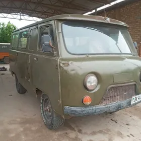 UAZ Profi 1985