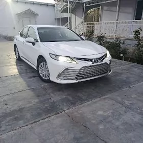 Toyota Camry 2022