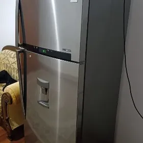 holodilnik dwuhkamerni