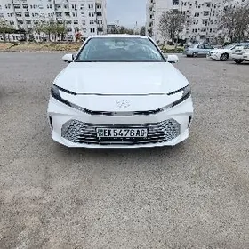 Toyota Camry Hybrid 2025