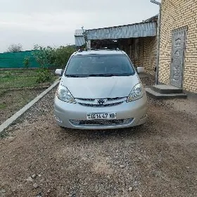 Toyota Sienna 2005