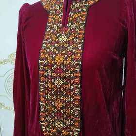 Arassa geyilen koynekler