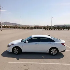 Hyundai Elantra 2021