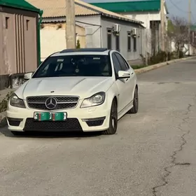 Mercedes-Benz C350 2011