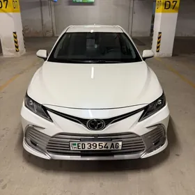 Toyota Camry 2021