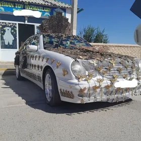 Mercedes-Benz E320 2001