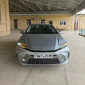 Toyota Camry 2025