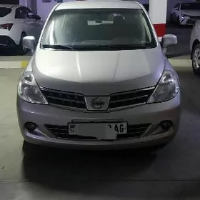 Nissan Versa 2011