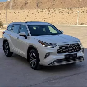 Toyota Highlander 2021
