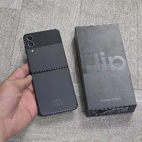 Samsung Z Flip 4. 8/128