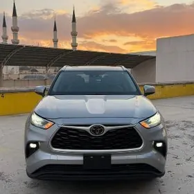 Toyota Highlander 2021