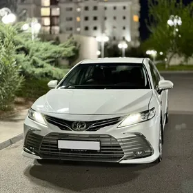 Toyota Camry Hybrid 2022