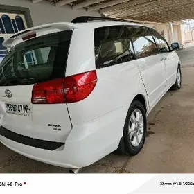 Toyota Sienna 2004