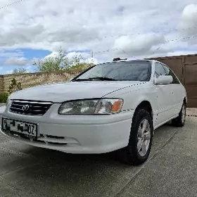 Toyota Camry 2001