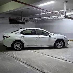 Toyota Camry 2023