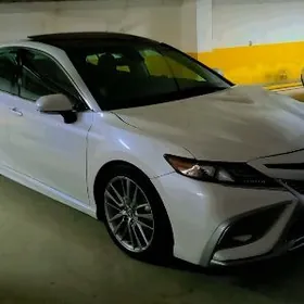 Toyota Camry 2022