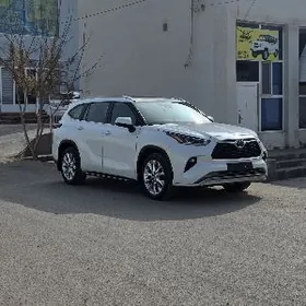 Toyota Highlander 2021