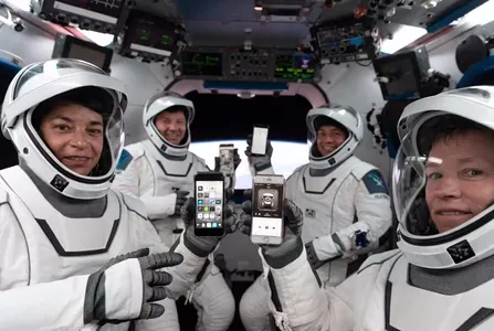 4 sany iPhone 17 Pro Max Orion gämisinde hakykatdan hem Aýa ugradyldy: telefonlar uçuşa nähili taýýarlandy