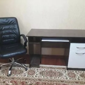 Компьюторный стол + кресло