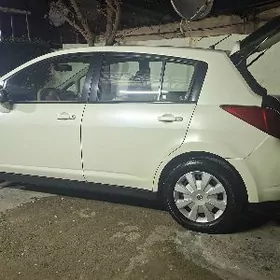 Nissan Tiida 2008