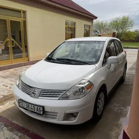 Nissan Versa 2010