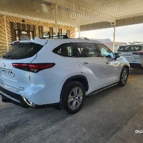 Toyota Highlander 2022