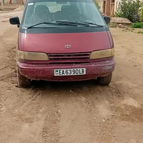 Toyota Previa 1990