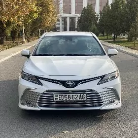 Toyota Camry 2020