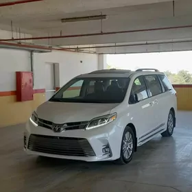 Toyota Sienna 2017