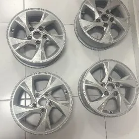 Elantra 2021 15lik diska